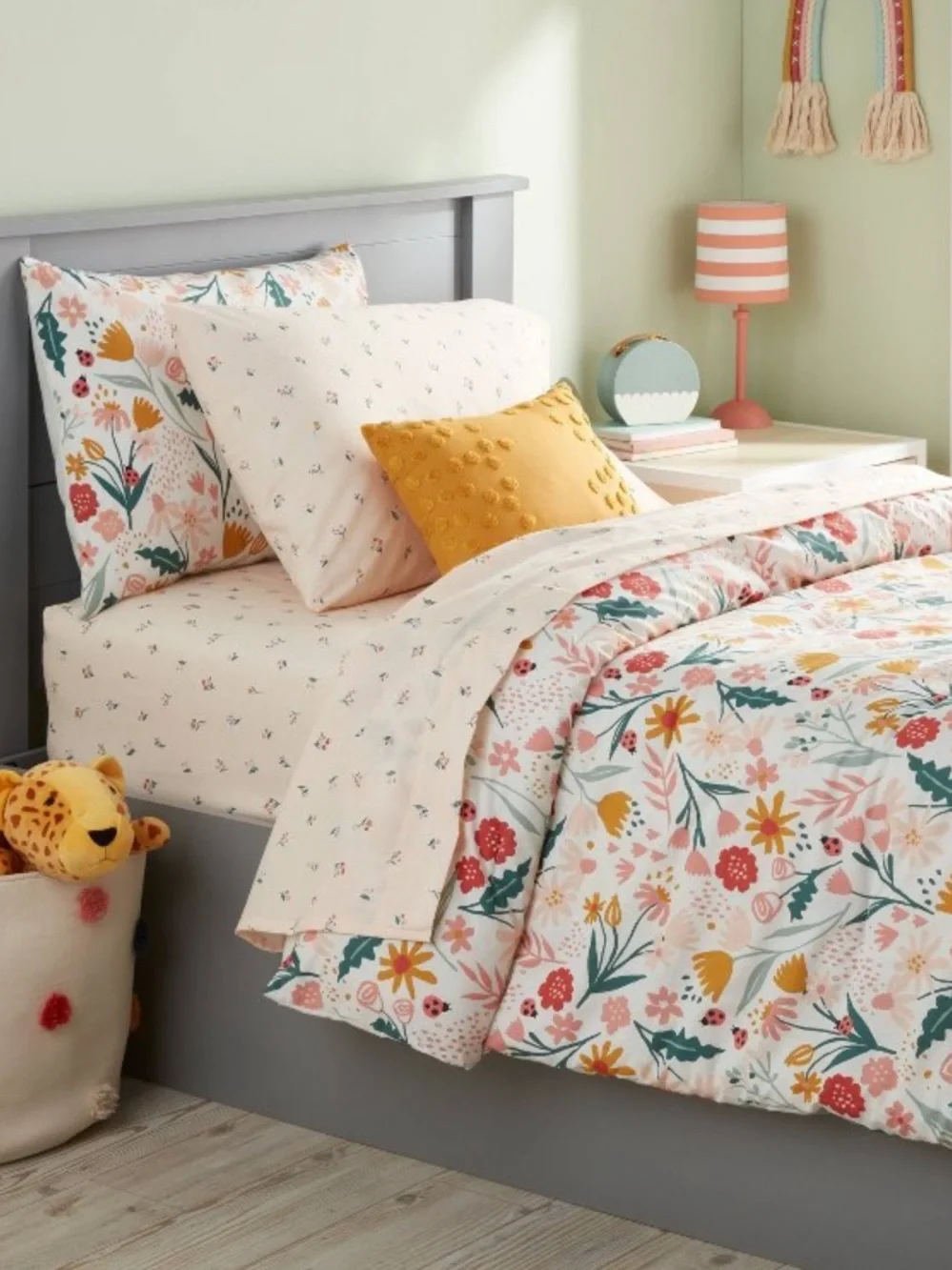PILLOWFORT NWT Twin In the Garden Kids' Bedding Set with Sheets